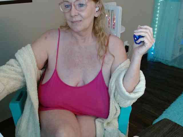 Kallie-Kiss webcam