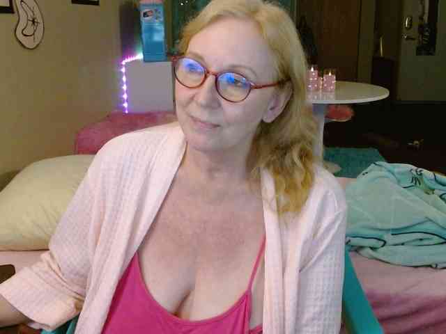 Kallie-Kiss webcam