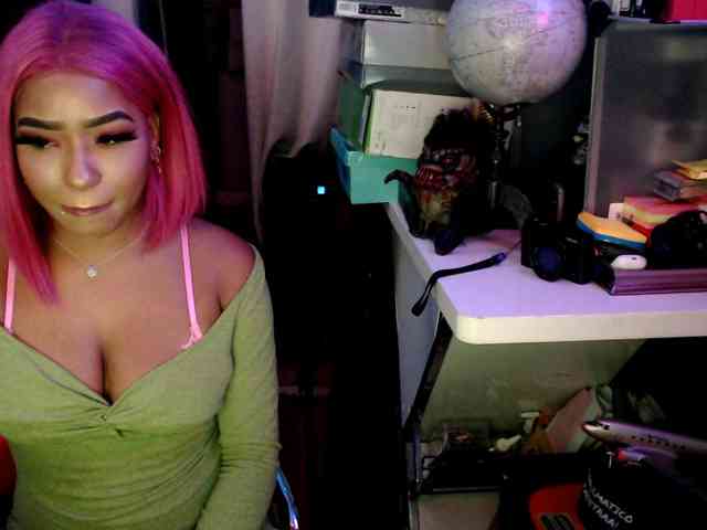 StarNude69 webcam
