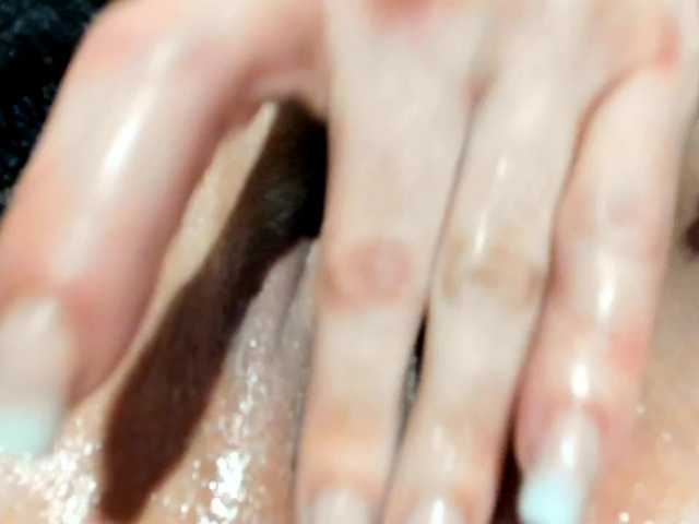 Alice-Sweet's BongaCams show and profile