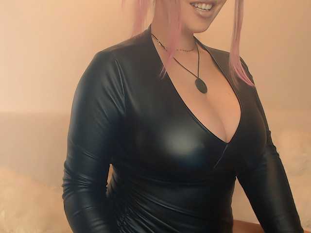 BlondeNicolet's BongaCams show and profile