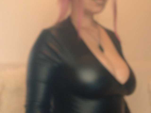 BlondeNicolet's BongaCams show and profile