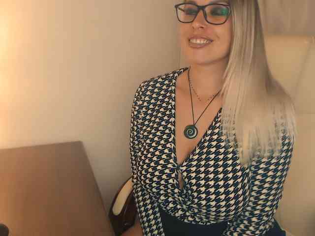 BlondeNicolet webcam