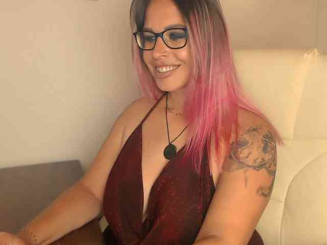 BlondeNicolet webcam