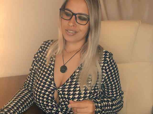 BlondeNicolet webcam