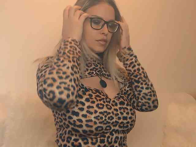 BlondeNicolet webcam