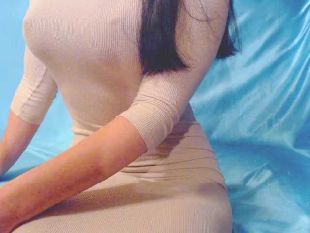 Ms-Mia's BongaCams show and profile