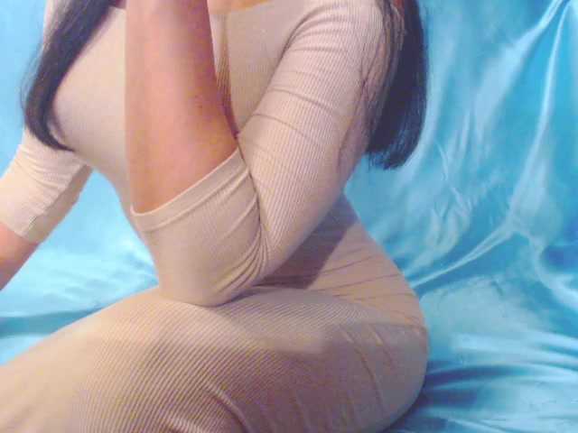 Ms-Mia's BongaCams show and profile