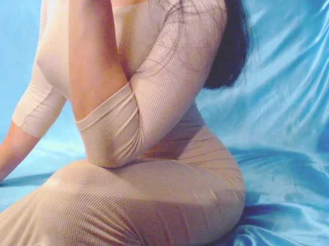 Ms-Mia's BongaCams show and profile