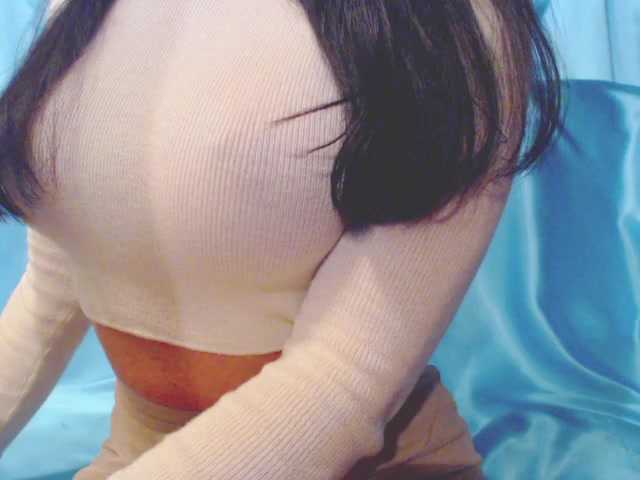 Ms-Mia's BongaCams show and profile