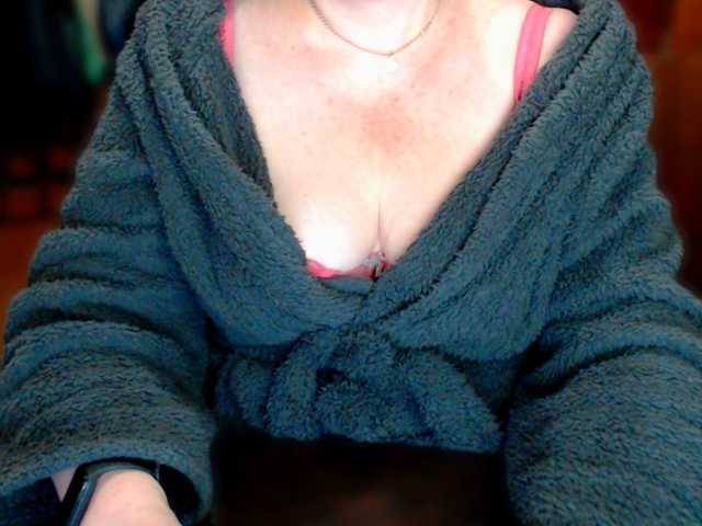 Alisa1917's BongaCams show and profile