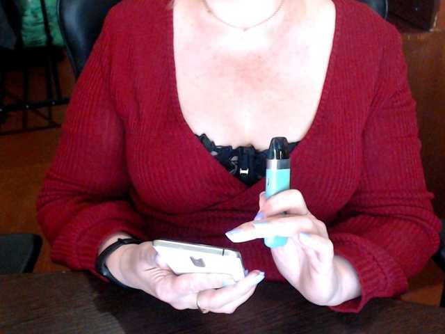 Alisa1917's BongaCams show and profile