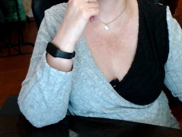 Alisa1917's BongaCams show and profile