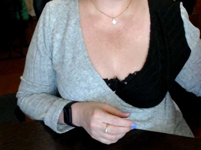 Alisa1917's BongaCams show and profile