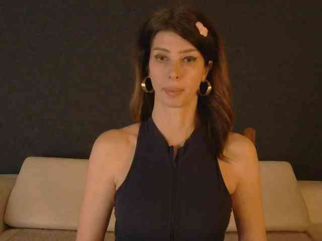 WhiteQueen888 webcam