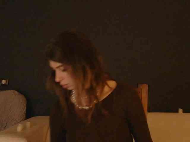 WhiteQueen888 webcam