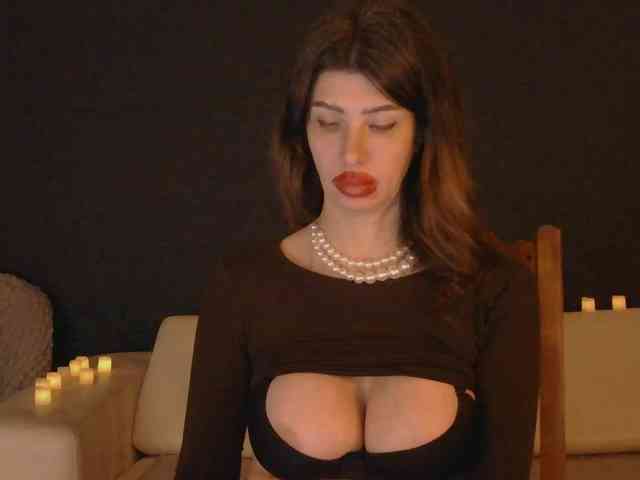 WhiteQueen888 webcam