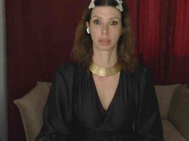 WhiteQueen888 webcam