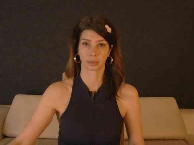 WhiteQueen888 webcam