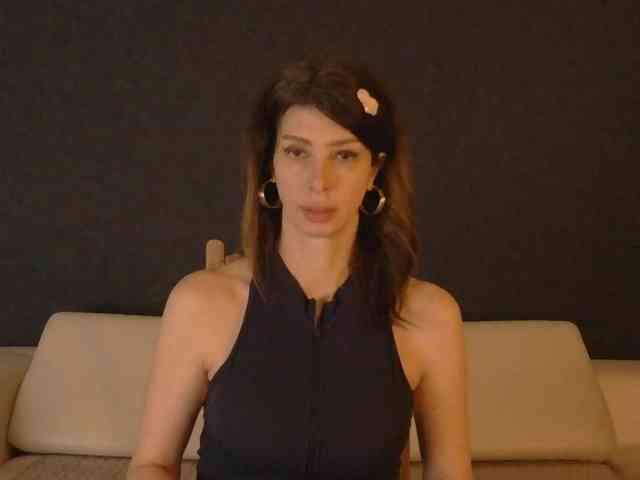 WhiteQueen888 webcam