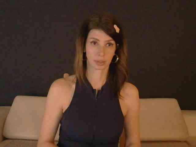 WhiteQueen888 webcam