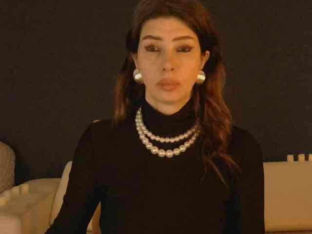 WhiteQueen888 webcam