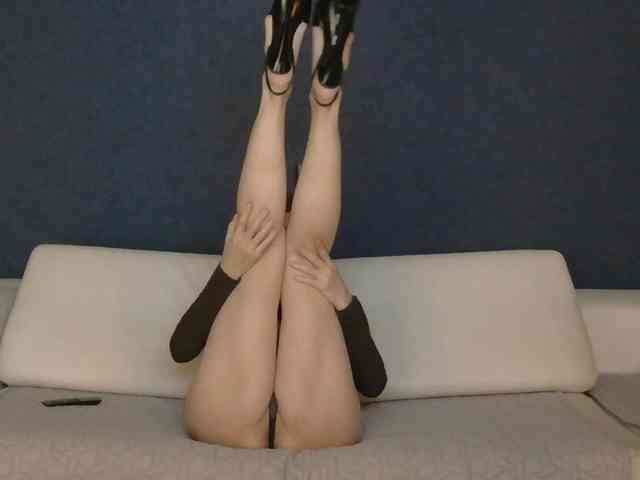WhiteQueen888 webcam