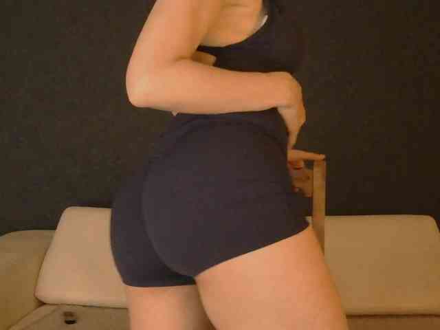 WhiteQueen888 webcam