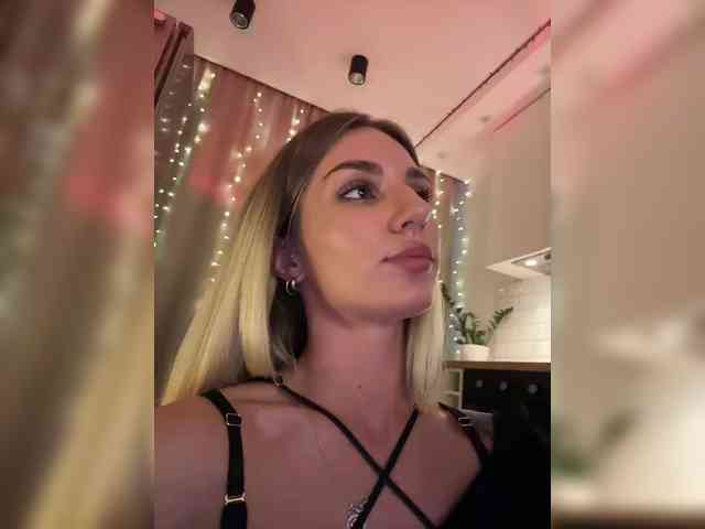 Модель: EnlivenLuv