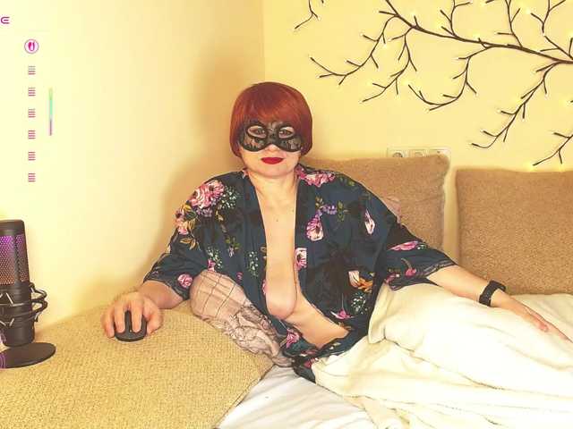 furbaFox's BongaCams show and profile