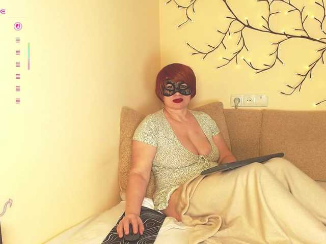 furbaFox's BongaCams show and profile