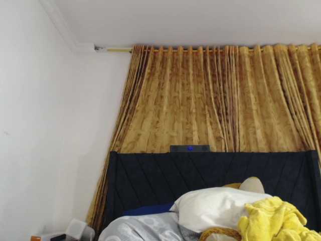 ComeFuckMe18's BongaCams show and profile