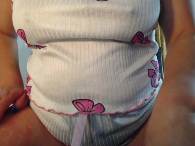 ComeFuckMe18's BongaCams show and profile