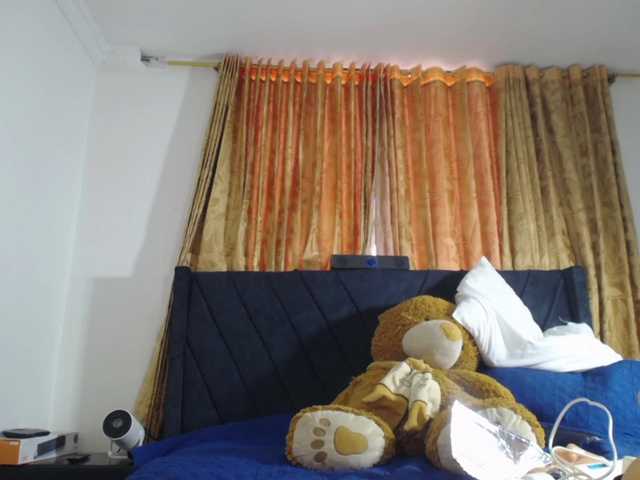 ComeFuckMe18's BongaCams show and profile