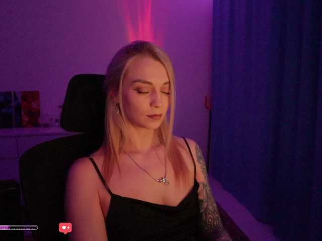 BlackMonro's BongaCams profile