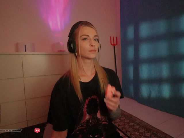 BlackMonro's BongaCams show and profile