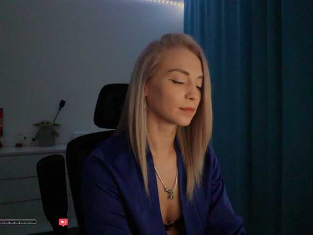 BlackMonro's BongaCams show and profile