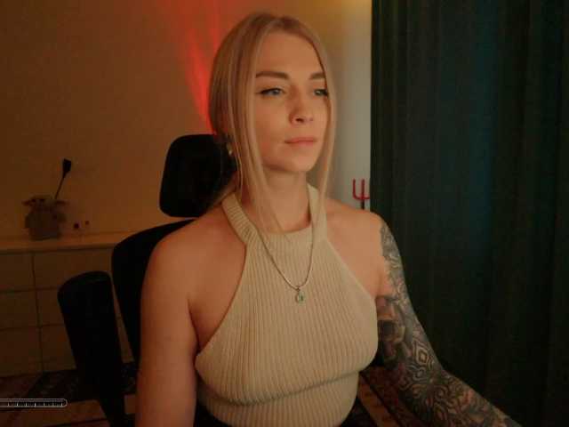 BlackMonro's BongaCams show and profile