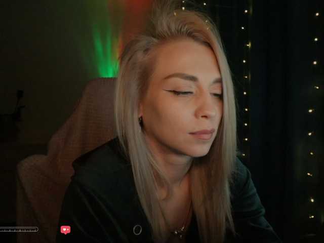 BlackMonro's BongaCams show and profile