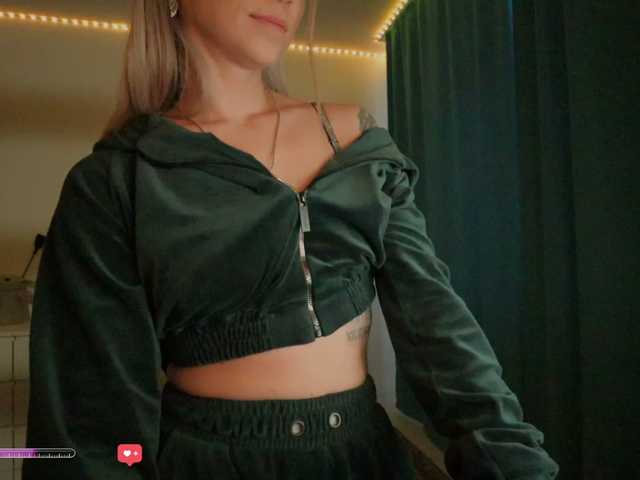 BlackMonro's BongaCams show and profile