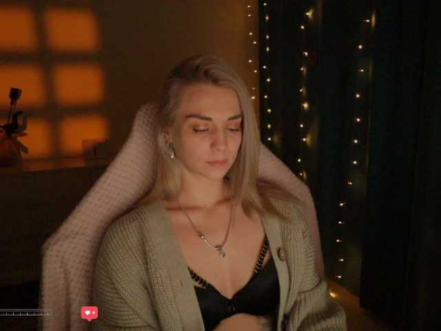 BlackMonro's BongaCams show and profile