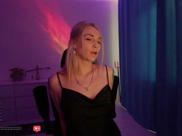 BlackMonro's BongaCams show and profile