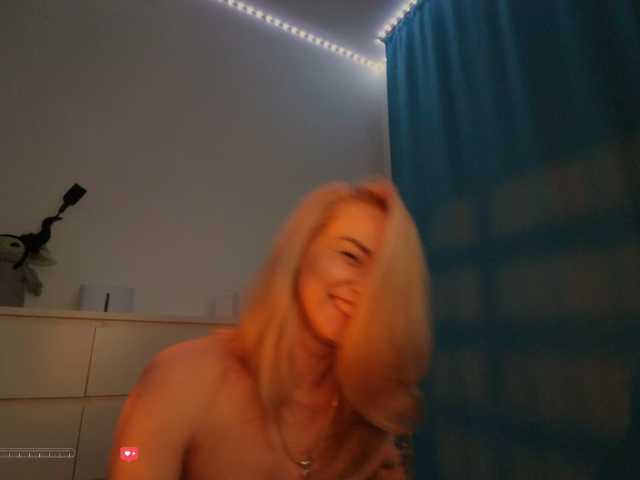 BlackMonro's BongaCams show and profile