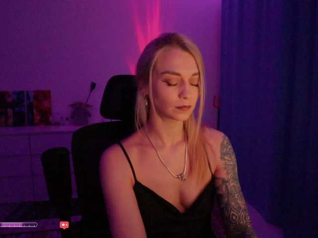 BlackMonro's BongaCams show and profile