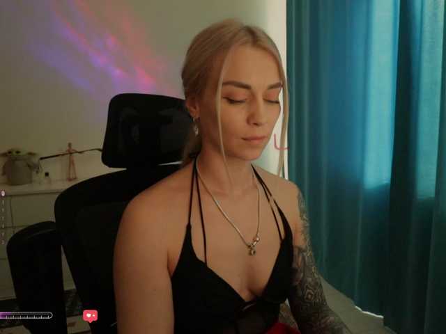 BlackMonro's BongaCams show and profile