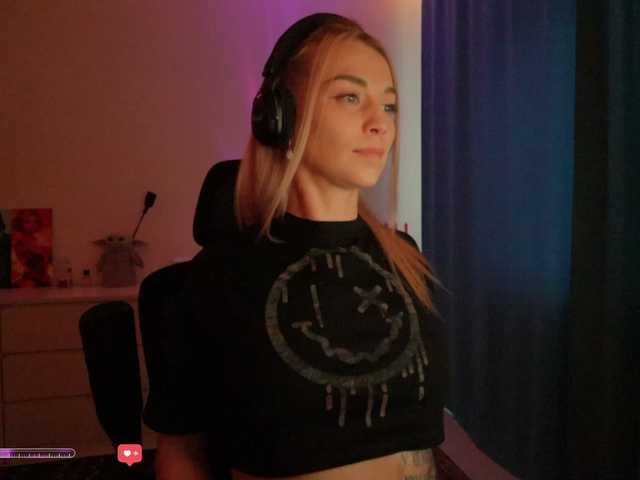 BlackMonro's BongaCams show and profile