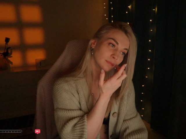 BlackMonro's BongaCams show and profile