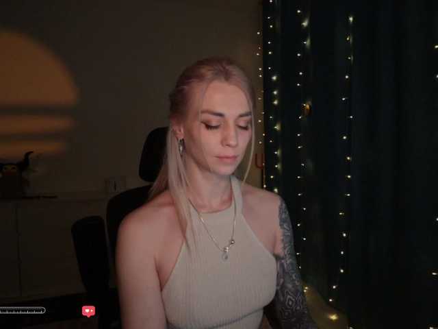 BlackMonro's BongaCams show and profile