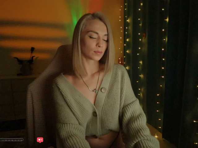 BlackMonro's BongaCams show and profile