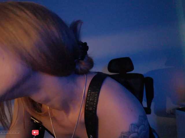 Watch a amazing night with the mesmerizing BlackMonro ready for dirty fun BlackMonro from BongaCams